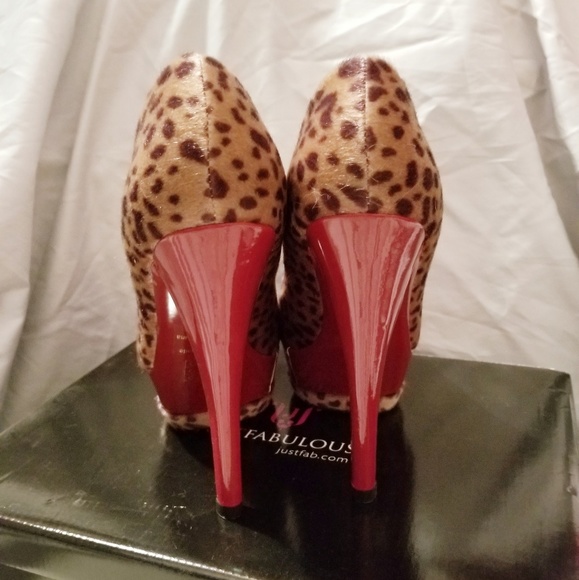 Privileged Cheetah and Red Platform Pinup Pumps - Picture 4 of 5